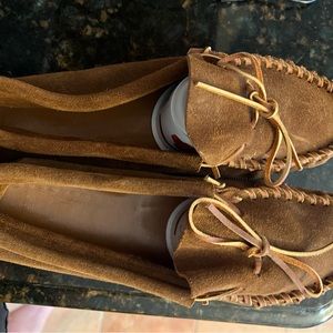Men’s Brand New Minnetonka Moccasins.